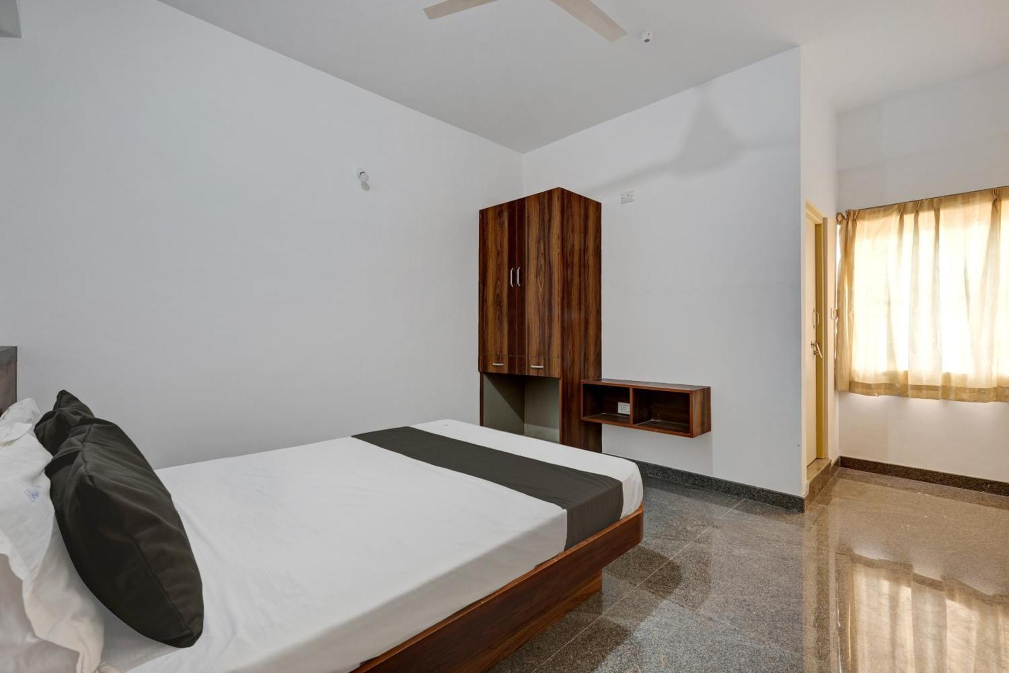 Oyo Hotel Bungalow Inn Lodging & Boarding Bangalore Exterior foto