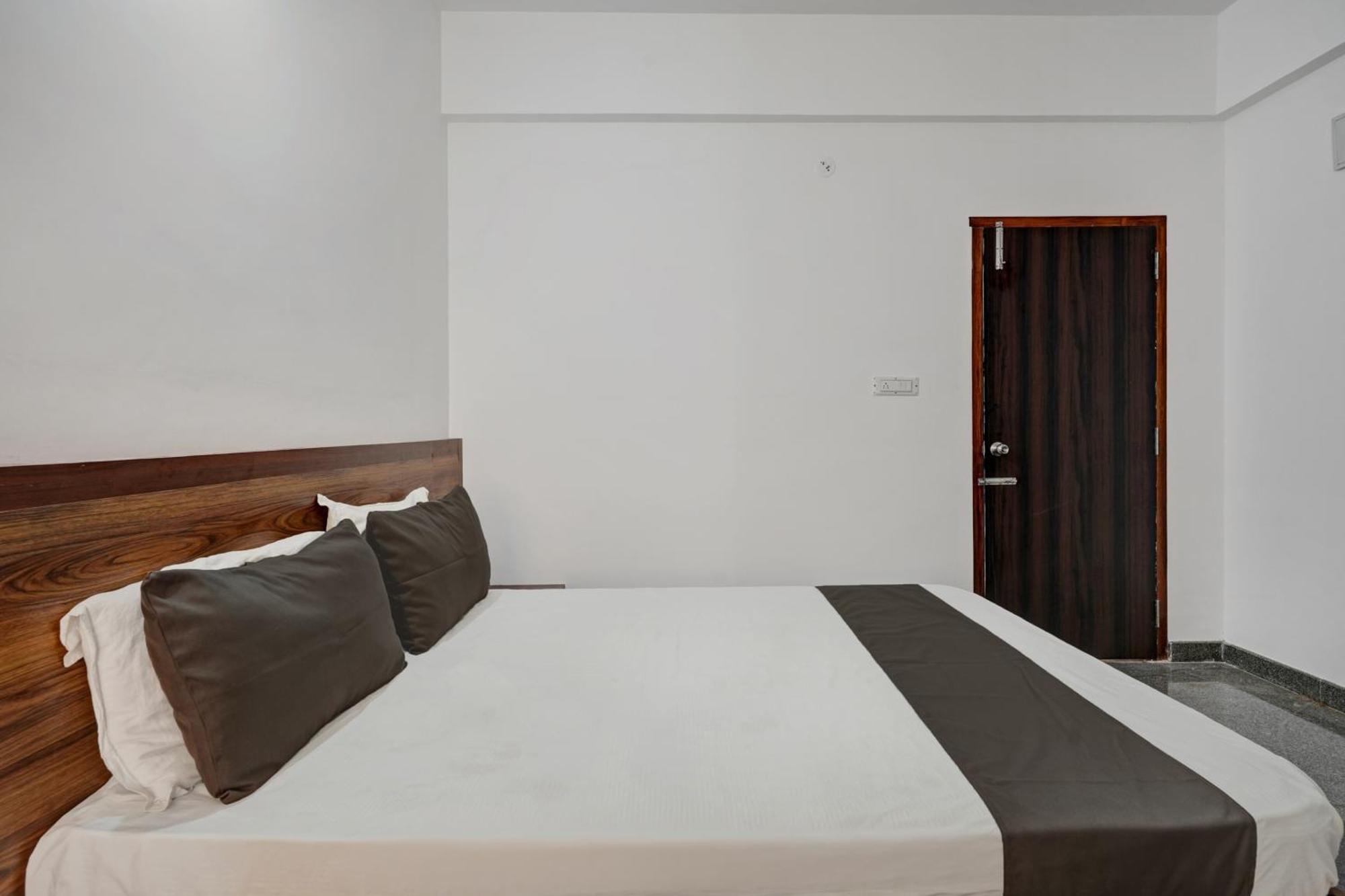 Oyo Hotel Bungalow Inn Lodging & Boarding Bangalore Exterior foto
