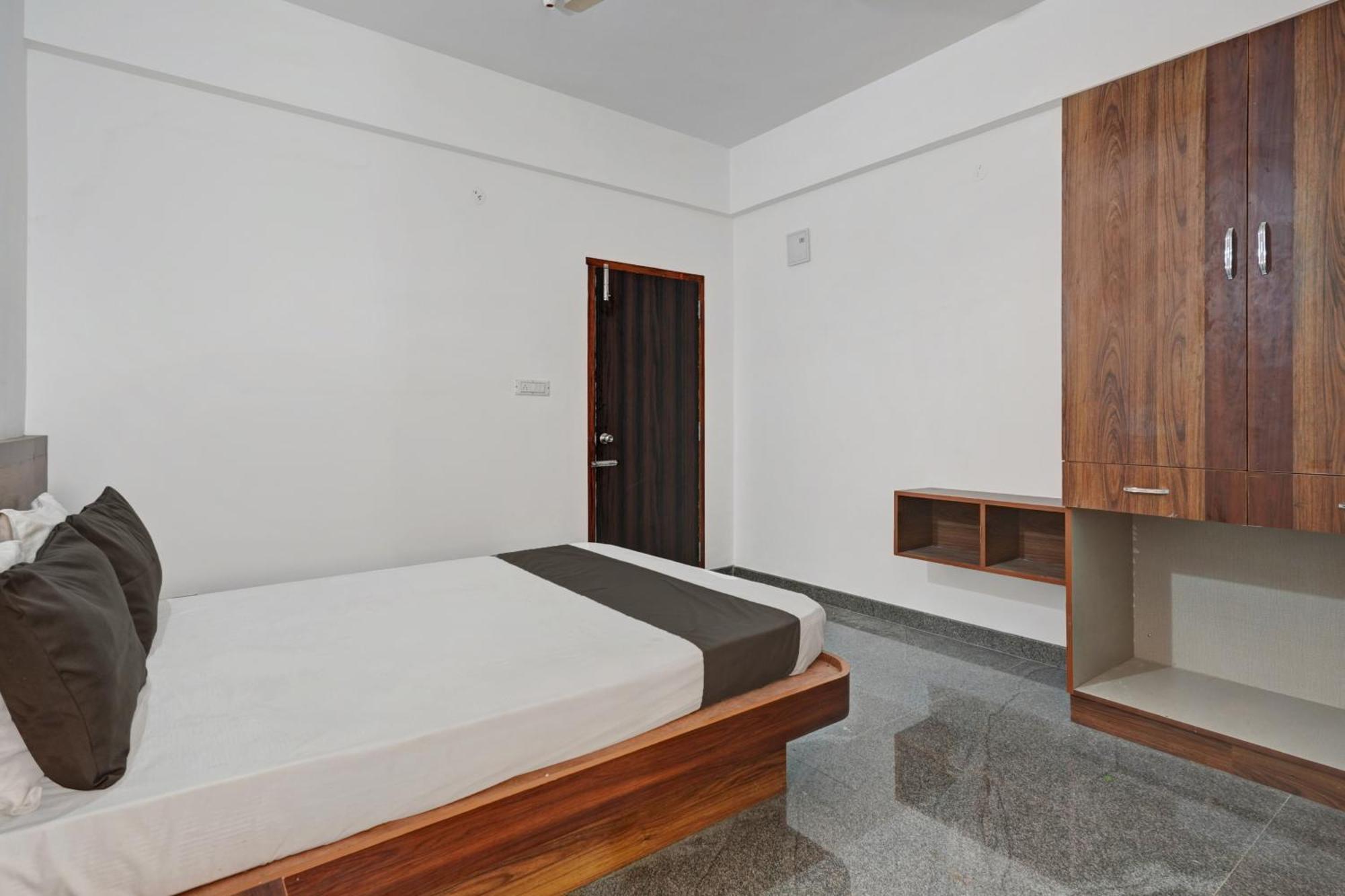 Oyo Hotel Bungalow Inn Lodging & Boarding Bangalore Exterior foto