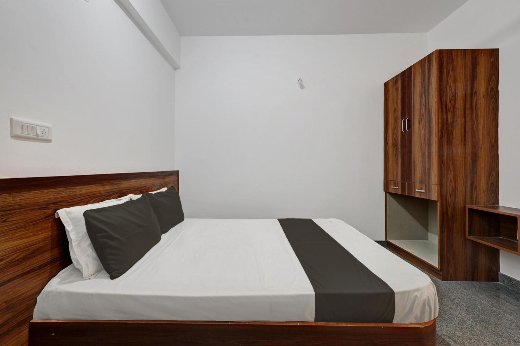 Oyo Hotel Bungalow Inn Lodging & Boarding Bangalore Exterior foto