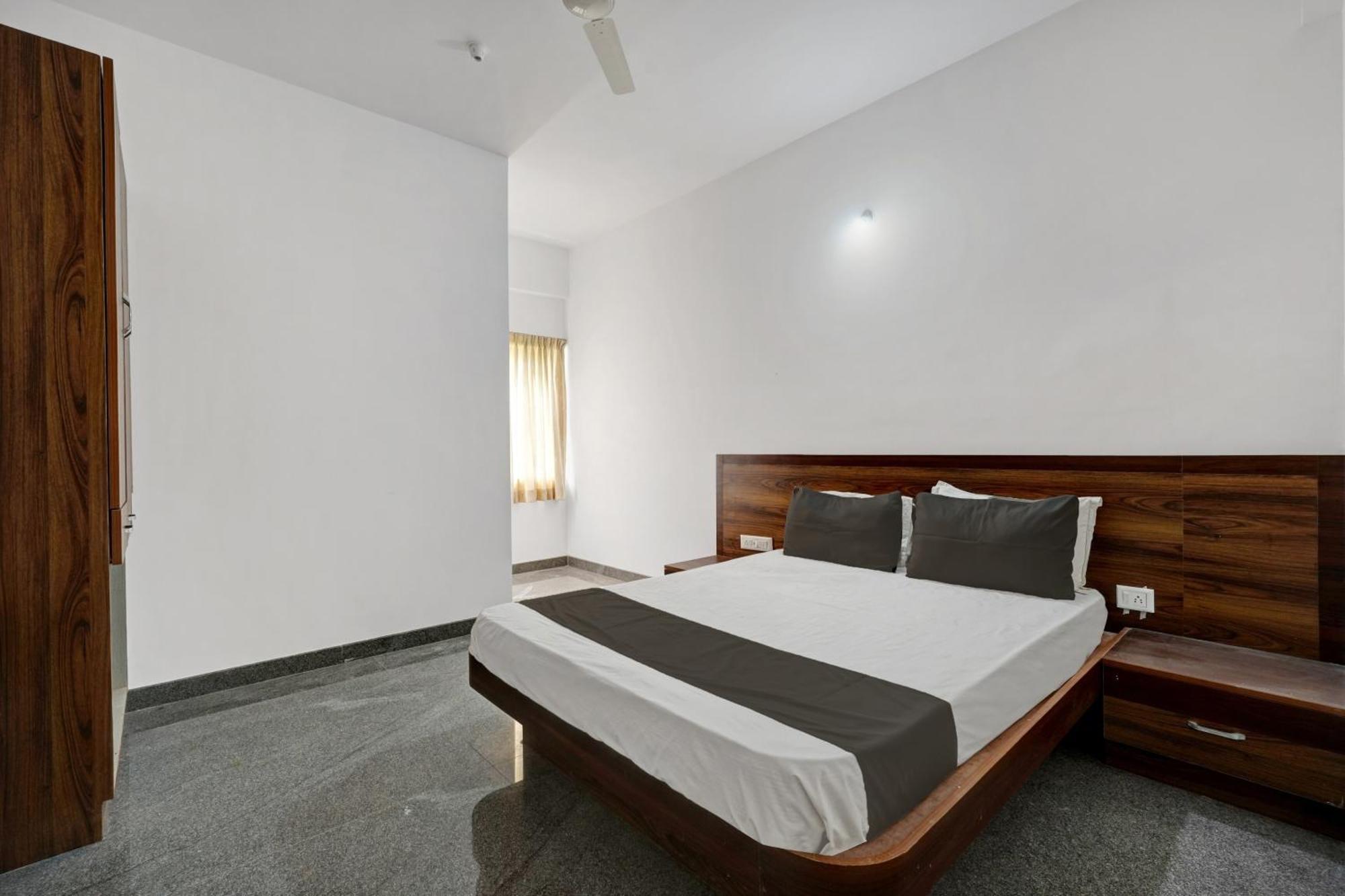 Oyo Hotel Bungalow Inn Lodging & Boarding Bangalore Exterior foto